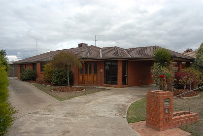 Family Home with Great Shedding Picture