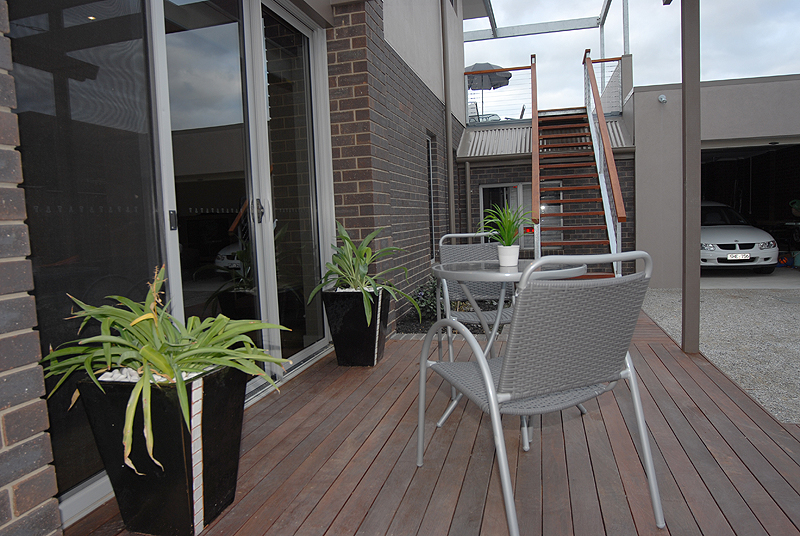 Location, Design, Quality & Presentation - This Home Has It All Picture 2