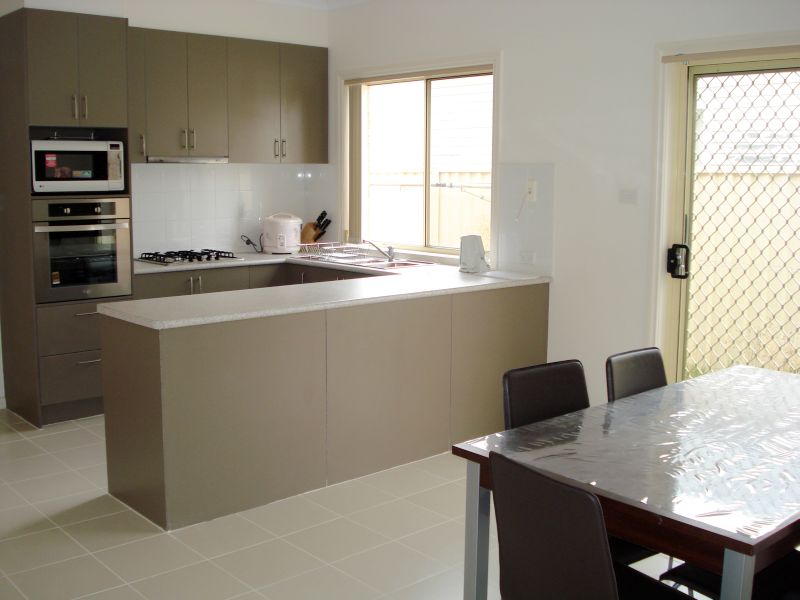 Near New Spaciously Designed Townhouse Picture 3