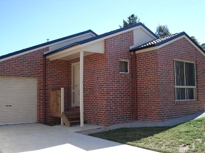 GREAT LOCATION CLOSE TO LAKE ESMOND Picture