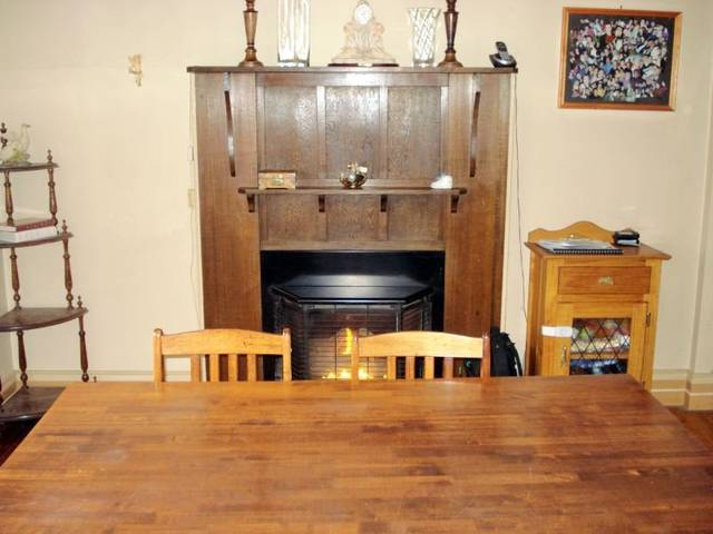 Three Bedroom Home - Centrally Located Picture 3