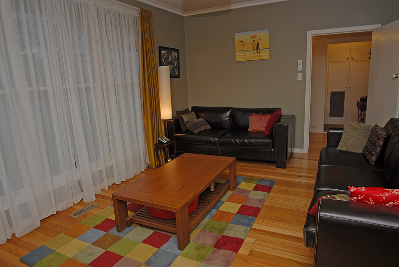 Warm Homely Feel from the Moment you Step Inside Picture 2