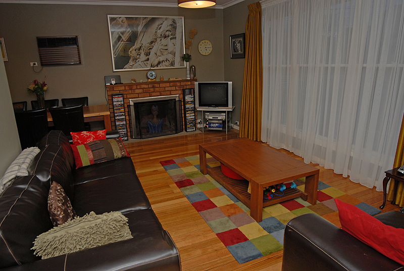 Warm Homely Feel from the Moment you Step Inside Picture 3