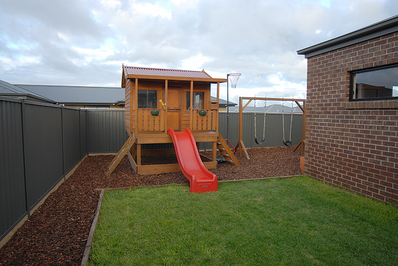 Stunning New Home - Perfect for the Large Family Picture 3