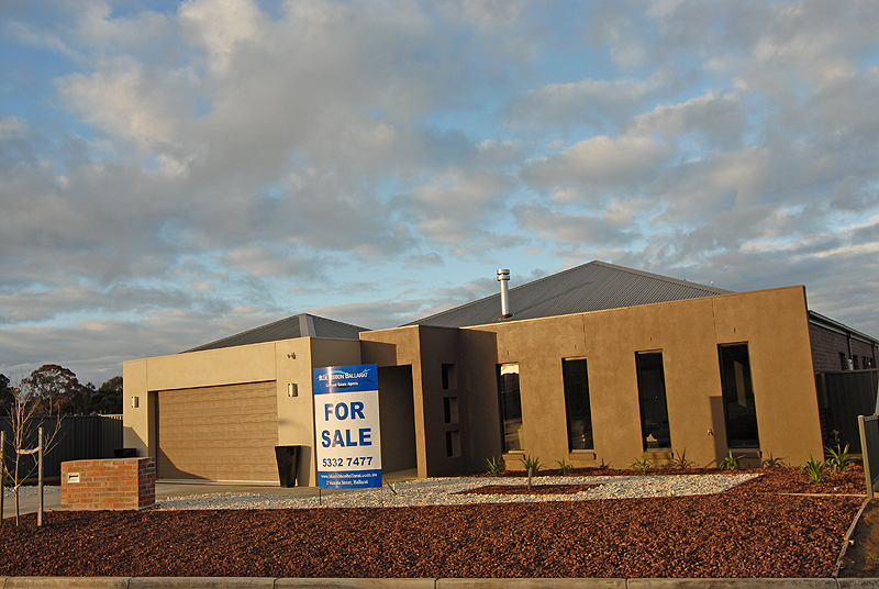 Stunning New Home - Perfect for the Large Family Picture 2