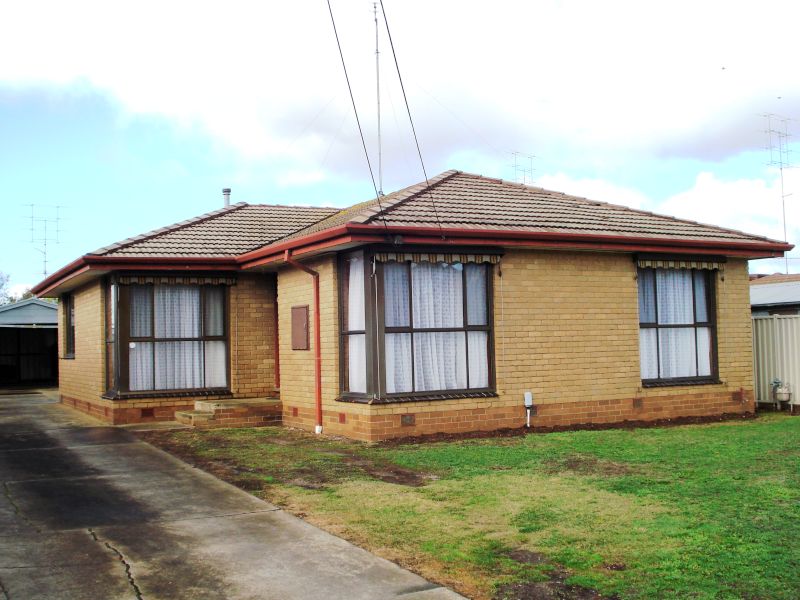 Three Bedrooms - Good Shedding - Great Block Picture 1