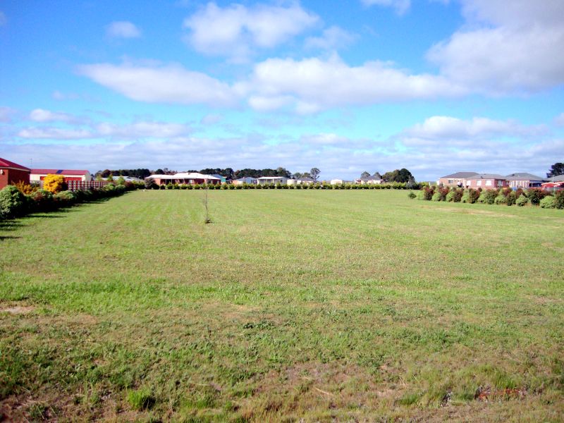 Township 2 Acres - All Services plus Bore Picture 2