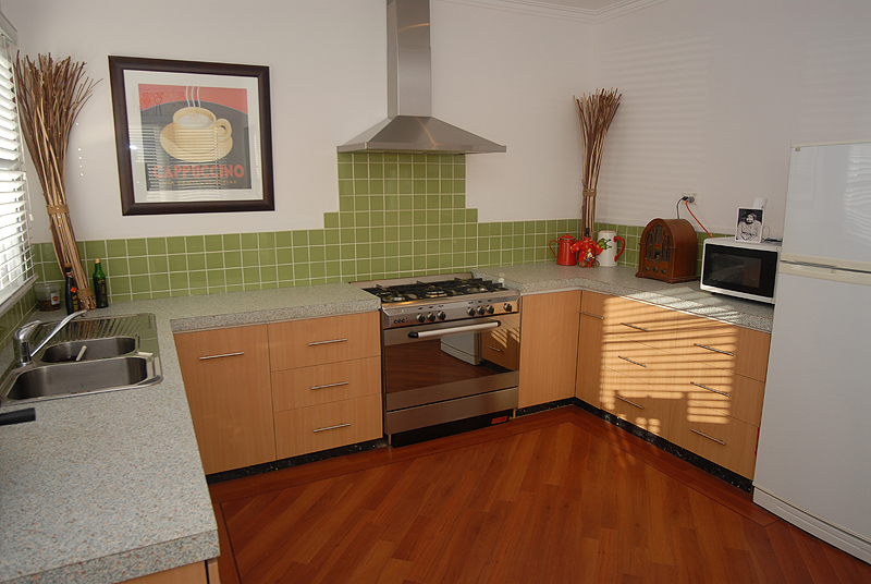 Complete Modern Renovation in Prestigious Soldiers Hill Picture 3