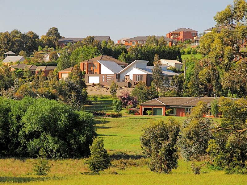 Architectural Excellence - Showcasing a Stunning Five Bedroom Masterpiece Picture 2