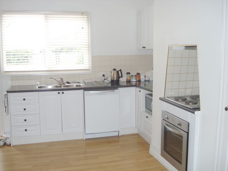 Renovated Victorian in Quiet Convenient North Location Picture 2