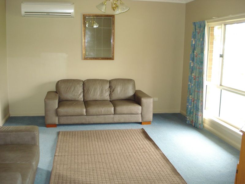 Brilliant Five Bedroom Home on Ten Acres Picture 3