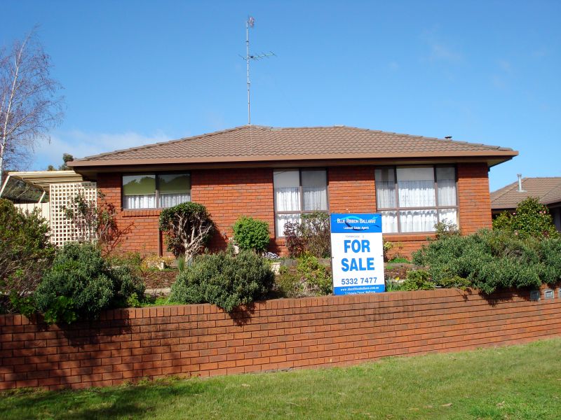 Conveniently Located and Well Maintained Picture 1