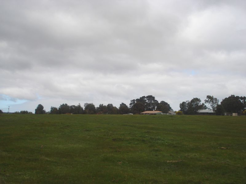 Elevated Building Block in Smythesdale Picture 3