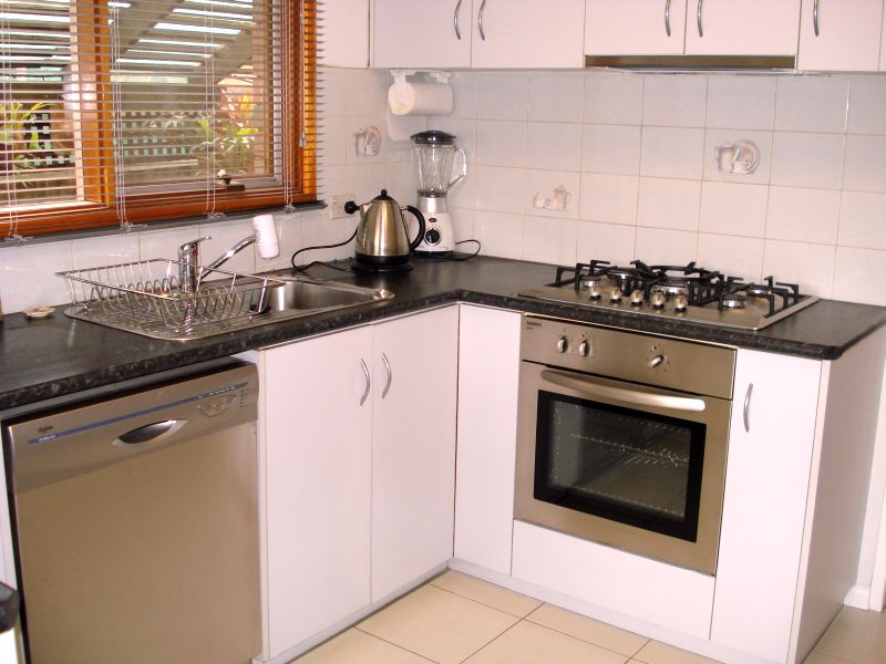 Beautifully Presented Family Home Close to Stockland Wendouree Picture 2