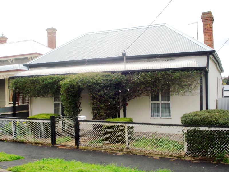 4 BEDROOMS PLUS SELF CONTAINED UNIT Picture 1