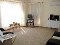 Immaculate Spacious Townhouse Close To Shops Picture