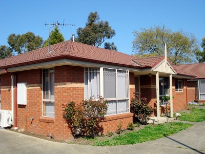 Immaculate Spacious Townhouse Close To Shops Picture Immaculate Spacious Townhouse Close To Shops Picture