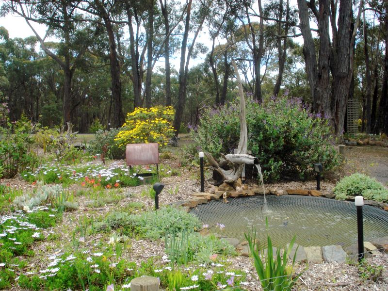 Perfect Escape on 8 Acres(Dereel) Picture 2