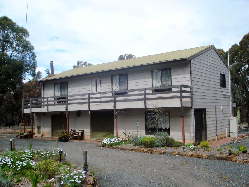 Perfect Escape on 8 Acres(Dereel) Picture 1