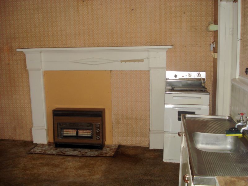 Opportunity to Renovate Close to the City Centre Picture 3