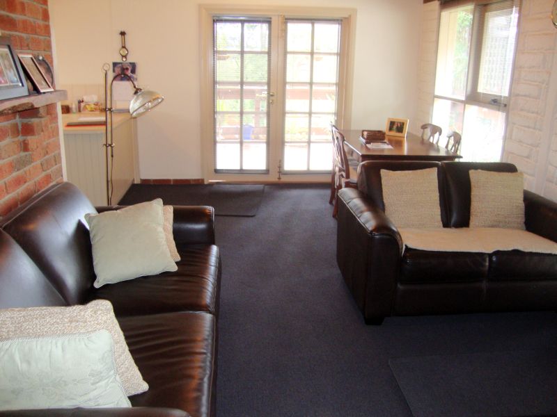 Development Opportunity - Two bedroom Home on 1216m2 Picture 3