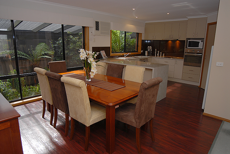 Immaculately Presented Family Home With Loads Of Space Picture 3