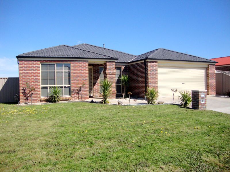 Modern Home in Great Location - With All The Extras Picture 1