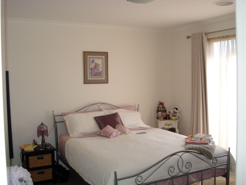 Positive Cash Flow Property - Easy Access to Melbourne Highway Picture 2