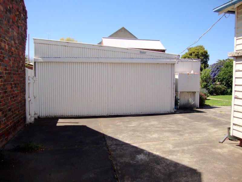 Tree Lined Street with Great Potential - Block size 1081m2 Picture 3