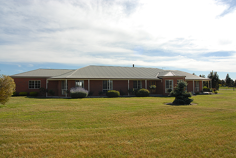 Acreage Living on the City Fringe of Ballarat Picture 3