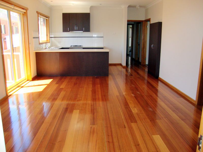 Central Living at its Best - Three bedrooms - Two Living Picture 2