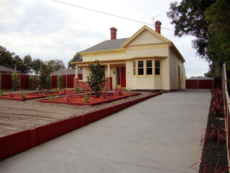 Recently Renovated - Stunning Home - Close to CBD Picture 2