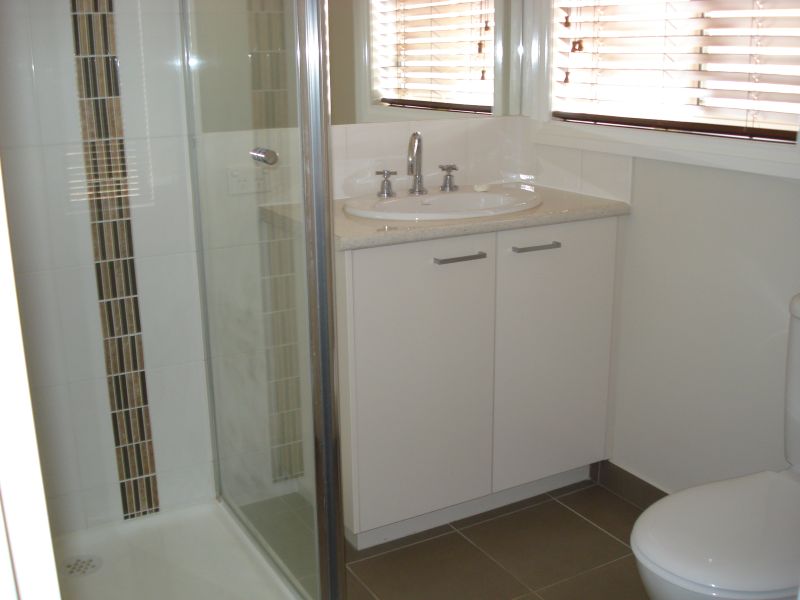 AS NEW THREE BEDROOM HOME Picture 2