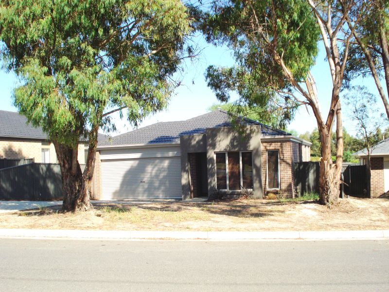 AS NEW THREE BEDROOM HOME Picture 1