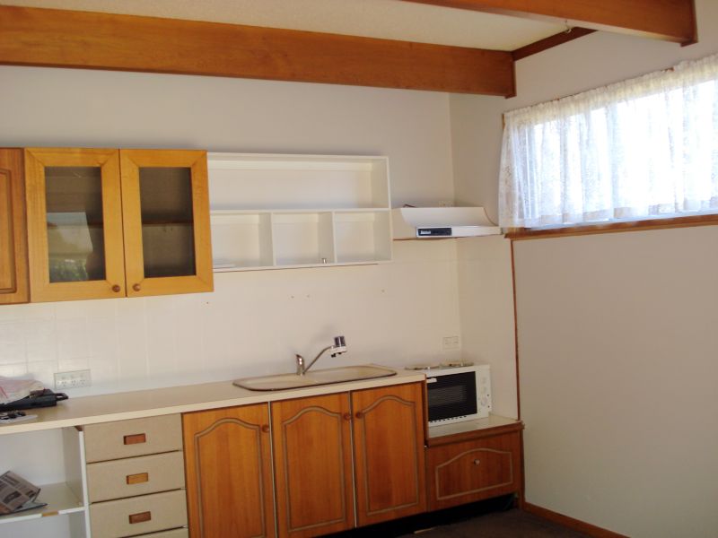 COMFORTABLE BUNGALOW Picture 2