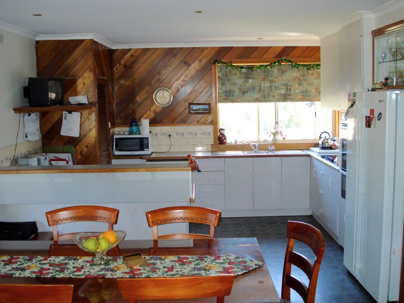 Great Views - Large Home - Huge Block Picture 3