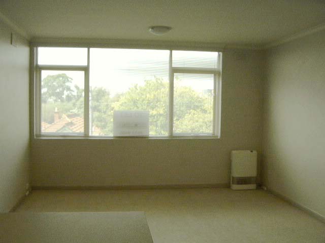 CLEAN AND SECURE Picture 3