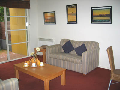 FULLY FURNISHED - AVAILABLE NOW Picture 3