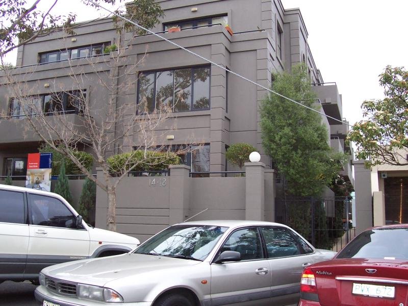 FULLY FURNISHED 2 BEDROOM - AVAILABLE NOW Picture 1