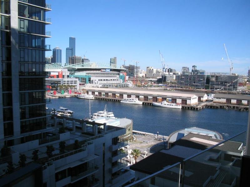 FULLY FURNISHED - AVAILABLE 25TH FEBRUARY Picture 1