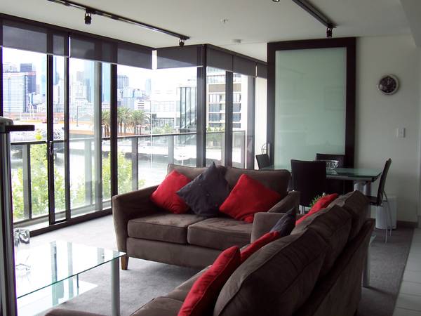 FULLY FURNISHED - AVAILABLE 20TH FEBRUARY Picture 2