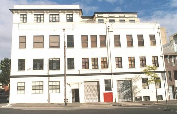 New York Style Open Plan Warehouse Apartment Picture