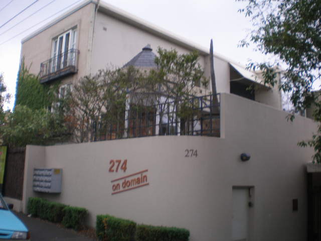 SPACIOUS 2 BEDROOM - AVAILABLE NOW Picture 1