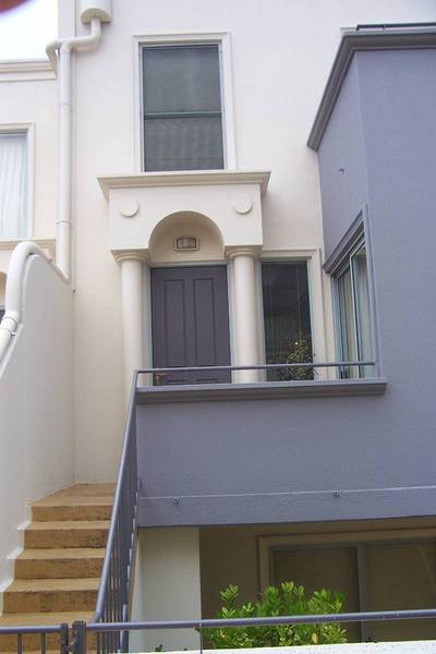 A Rare Find: Sought-After Location on the Edge of the CBD Picture 2