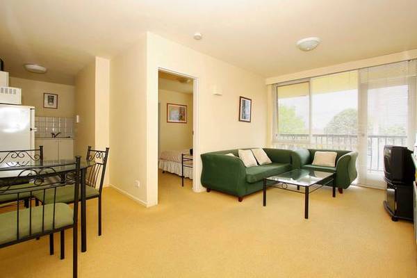 Brimming With Sunshine & Style Picture 3