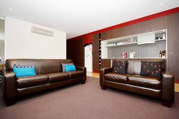 Contemporary Quality 'Expressed' Picture 3