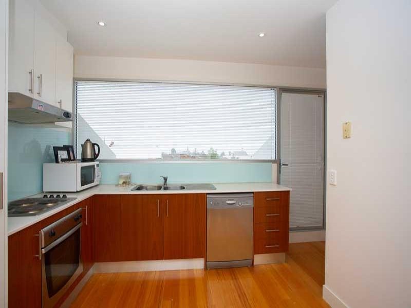 REACH OUT AND TOUCH THE CITY! Picture