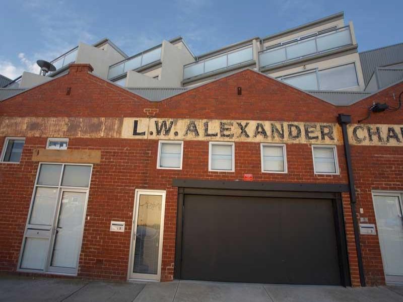 REACH OUT AND TOUCH THE CITY! Picture