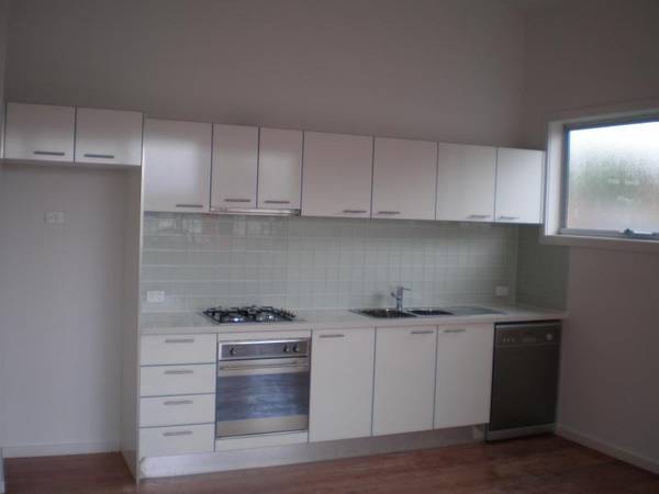 1 BEDROOM APARTMENT Picture 1