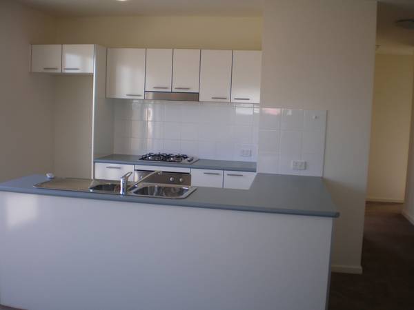 TOP FLOOR FABULOUS 2 BEDROOM APARTMENT WITH VIEWS Picture TOP FLOOR FABULOUS 2 BEDROOM APARTMENT WITH VIEWS Picture